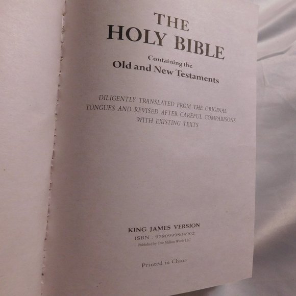 Holy Bible Red Letter Edition King James Version Old and New Testaments - Picture 3 of 7